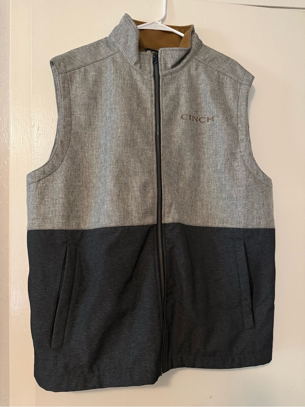 Cinch Two-Tone Quilted Vest - Light Gray & Dark Gray